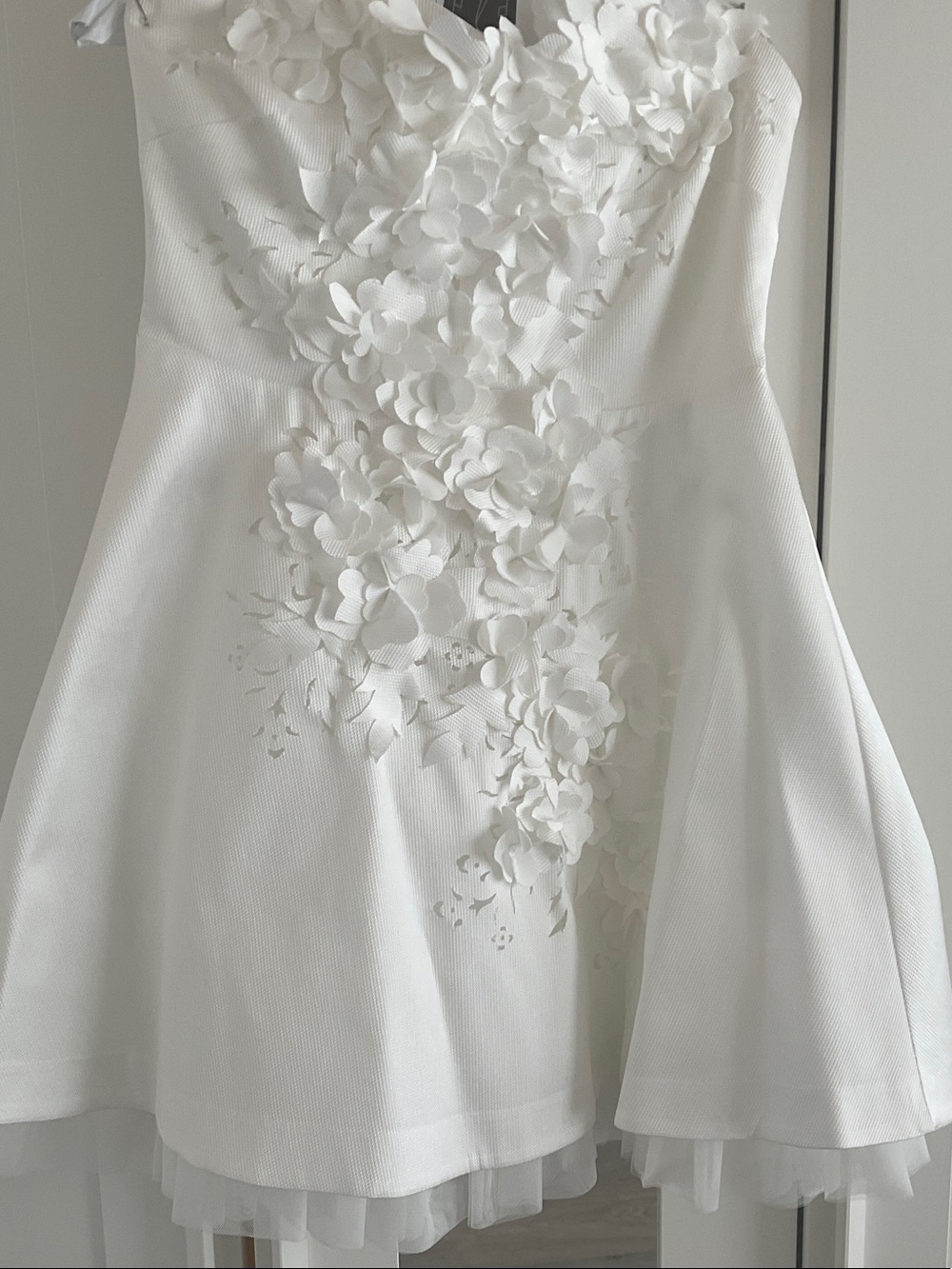 Badgley Mischka White Strapless Floral Appliqué Dress